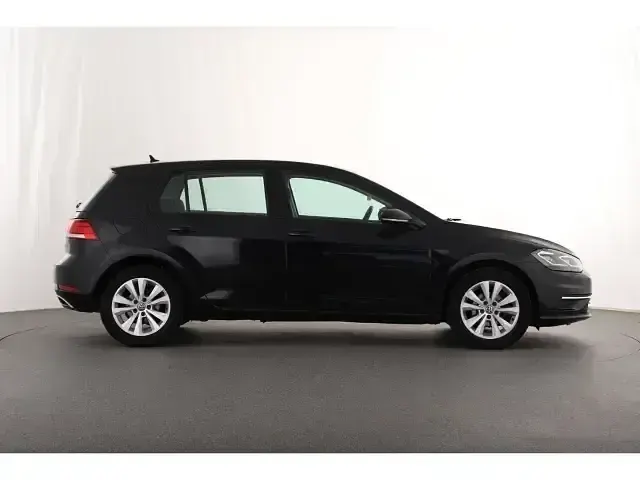 Gebraucht VW Golf VII Comfortline 110 PS (80 kW) 2017 Schwarz Limousine