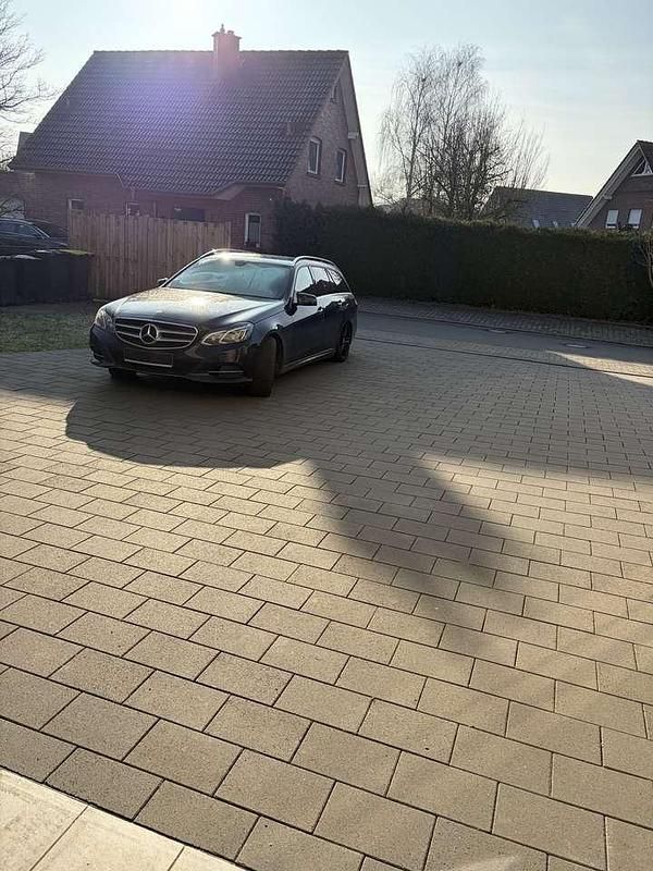 Gebraucht 2013 Mercedes E220 Avantgarde Kombi | 8.999 € (Guter Preis) - Bild 1/4