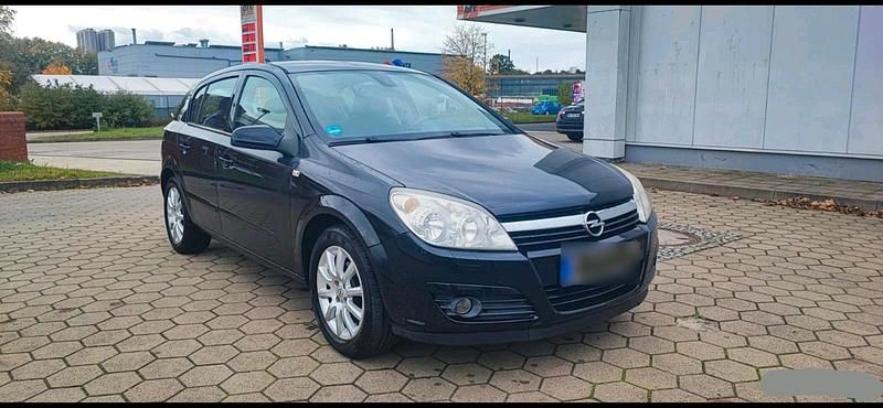Gebraucht Opel Astra 106 PS (77 kW) 2005 Schwarz Limousine