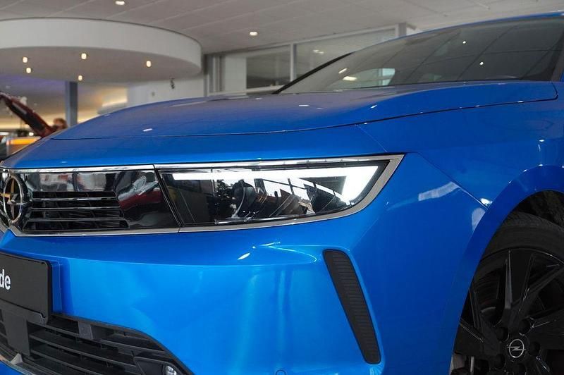 Gebraucht Opel Astra Elegance 181 PS (133 kW) 2023 Blau Limousine