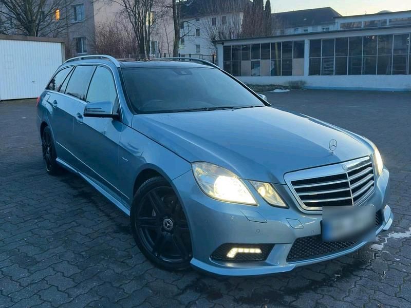 Gebraucht Mercedes E250 AMG 204 PS (150 kW) 2010 Blau Kombi