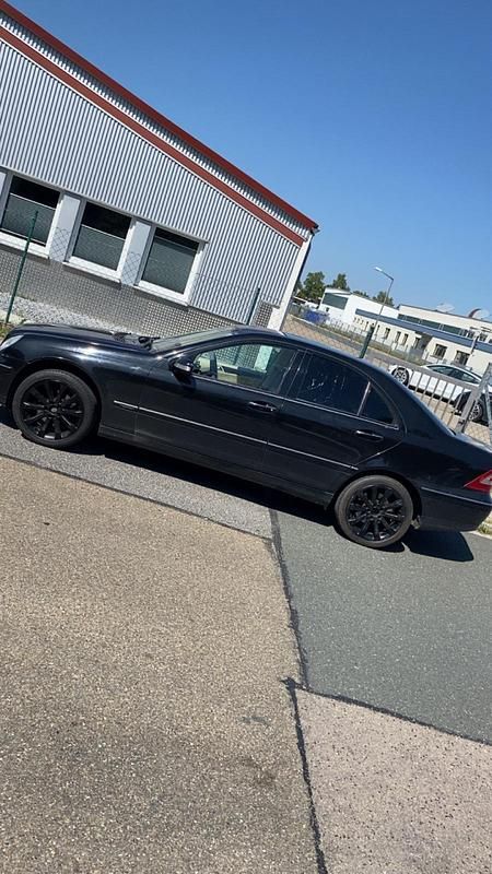 Schwarz Gebraucht 2005 Mercedes C230 Limousine | 2.000 € - Bild 1/4