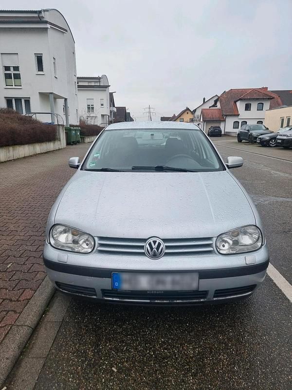 Silber Gebraucht 2002 VW Golf Limousine | 2.650 € (Fairer Preis) - Bild 1/4