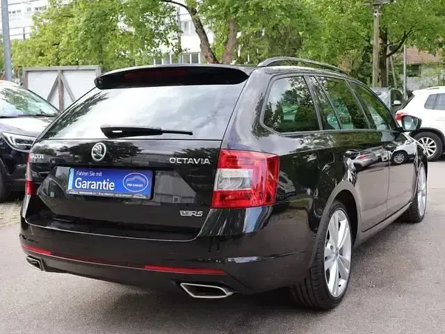 Używany Skoda Octavia vRS 184 KM (135 kW) 2015 Czarny Kombi