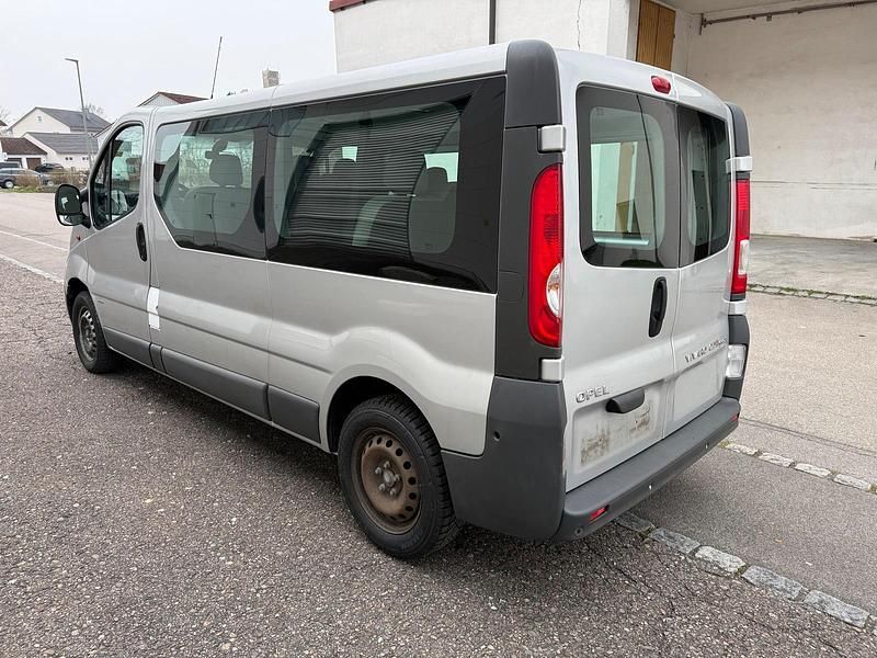 Gebraucht Opel Vivaro 114 PS (83 kW) 2014 Silber Van / Kleinbus