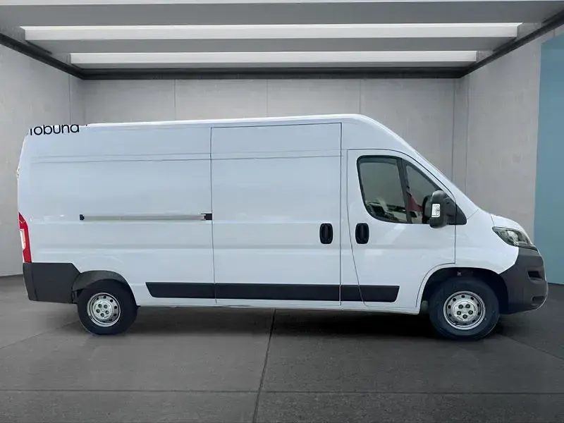 Gebraucht Peugeot Boxer 140 PS (102 kW) 2024 Weiß Van