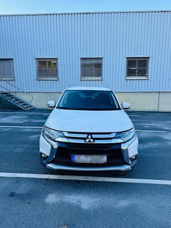 Gebraucht Mitsubishi Outlander 150 PS (110 kW) 2016 Weiß SUV