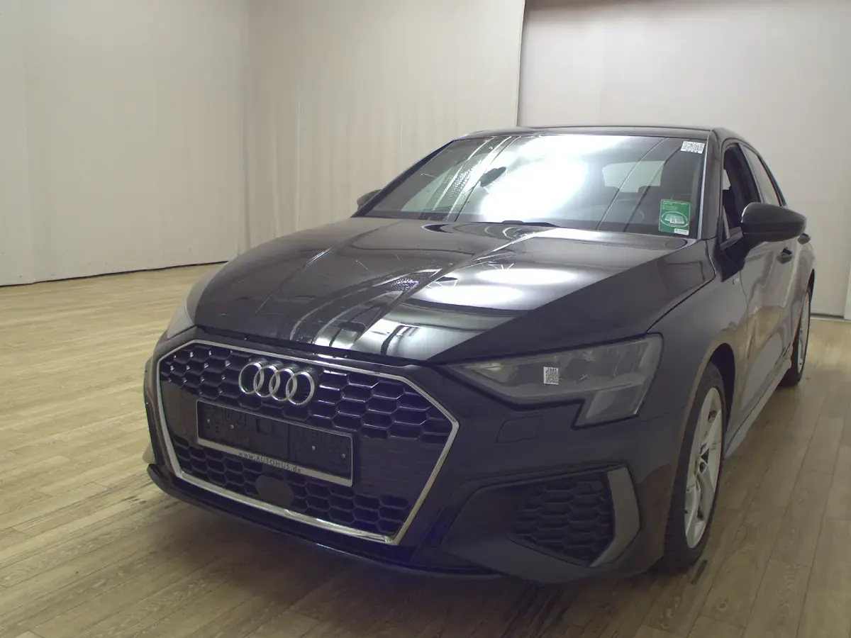 Gebraucht Audi A3 S-Line 116 PS (85 kW) 2023 Schwarz Limousine