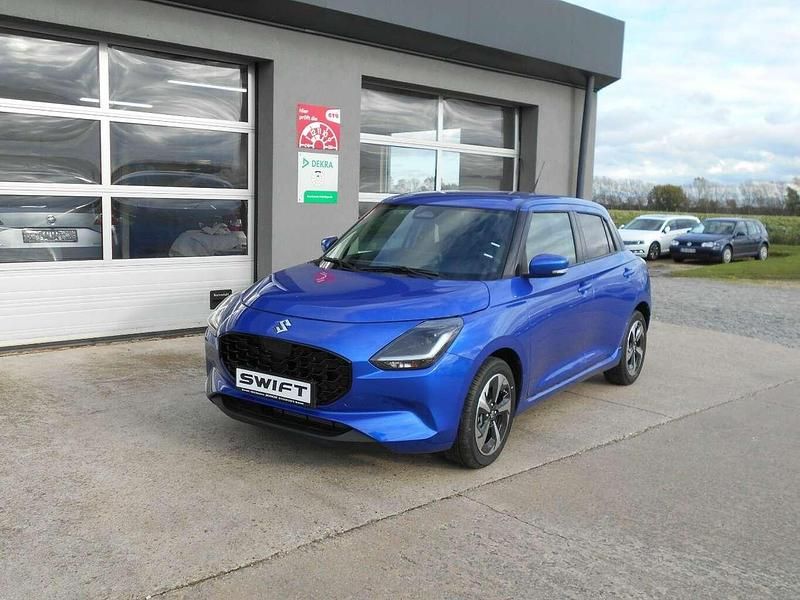 Frontier blue pearl Neu 2025 Suzuki Swift Comfort+ Limousine | 22.990 € - Bild 1/4