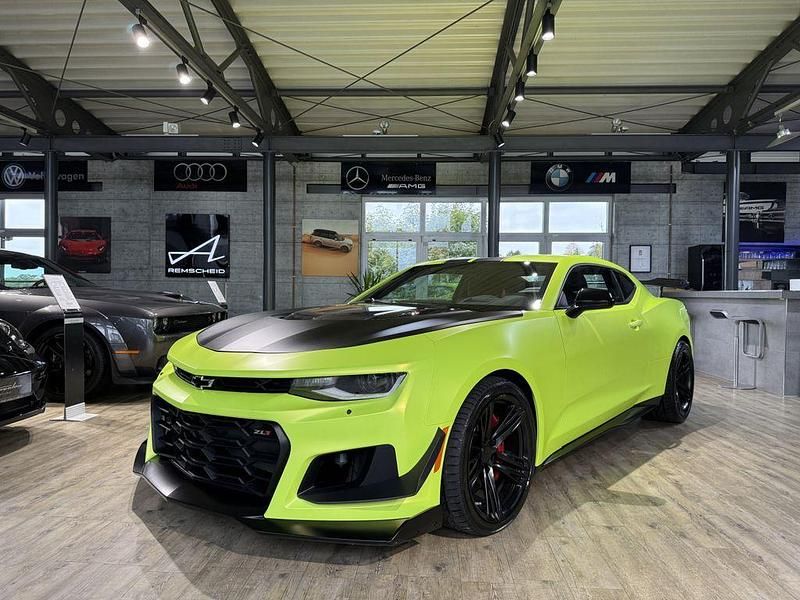 Weiß Gebraucht 2022 Chevrolet Camaro ZL1 Coupé | 74.990 € - Bild 1/4
