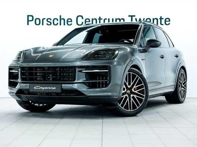 Grau Gebraucht 2024 Porsche Cayenne S E-Hybrid SUV | 139.900 € - Bild 1/4