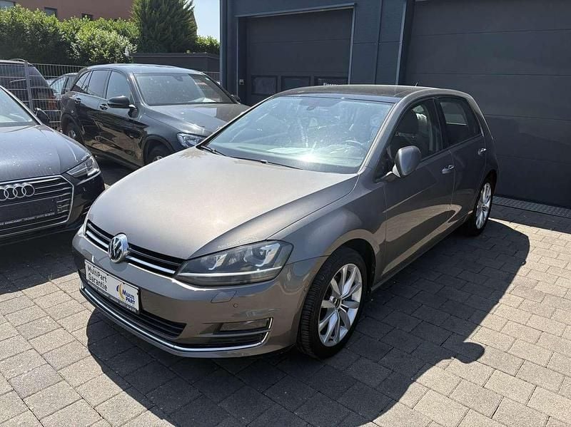 Limestone grey Gebraucht 2014 VW Golf VII Highline Kleinwagen | 13.200 € (Fairer Preis) - Bild 1/4