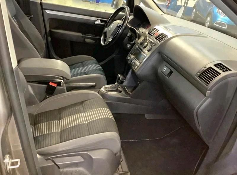 Gebraucht VW Touran 116 PS (85 kW) 2004 Silber Van / Kleinbus