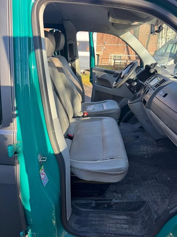 Gebraucht VW T5 120 PS (88 kW) 2012 Grau Van