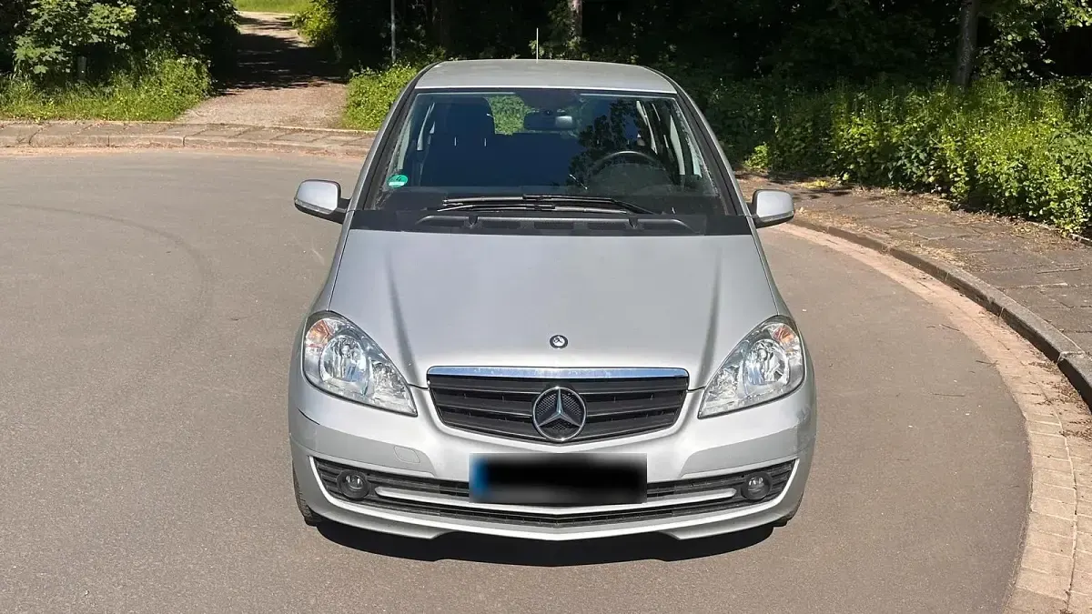 Gebraucht Mercedes A160 95 PS (69 kW) 2011 Silber Kleinwagen