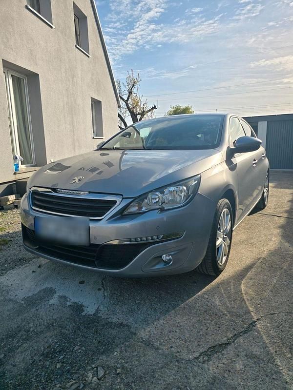 Gebraucht Peugeot 308 131 PS (96 kW) 2017 Grau Limousine