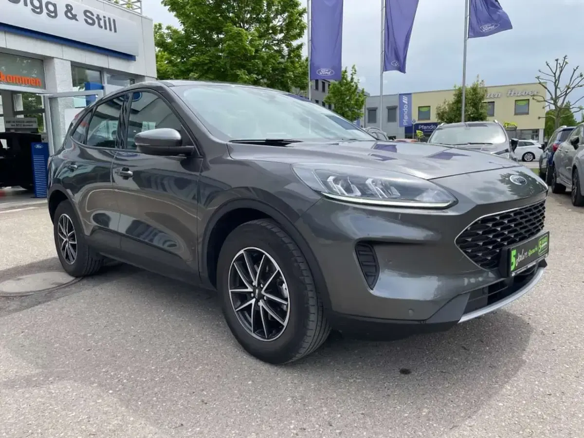 Gebraucht Ford Kuga Trend 120 PS (88 kW) 2022 Magneticgrau (metallic) SUV