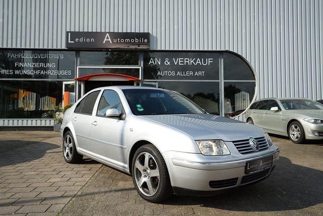 Silber Gebraucht 2002 VW Bora Limousine | 2.900 € (Etwas zu teuer) - Bild 1/4