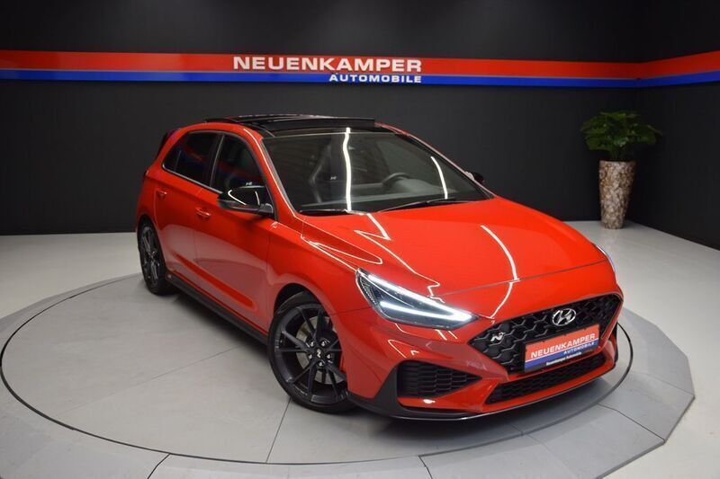 Rot Gebraucht 2024 Hyundai i30 N Performance Limousine | 35.990 € (Etwas zu teuer) - Bild 1/4