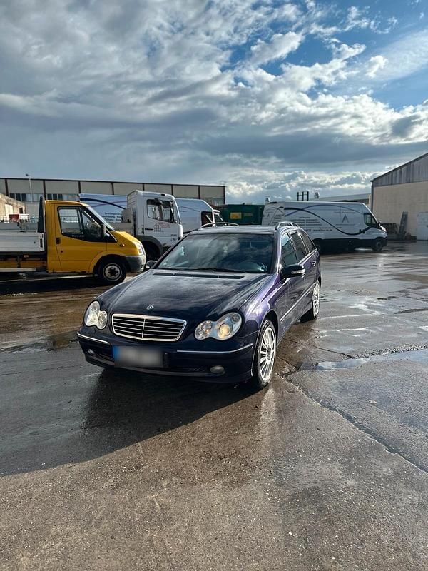 Gebraucht Mercedes C320 Avantgarde 218 PS (160 kW) 2002 Violet Kombi