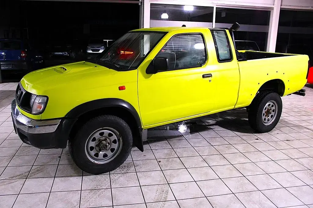 Gebraucht Nissan King 103 PS (75 kW) 1999 Gelb Pickup