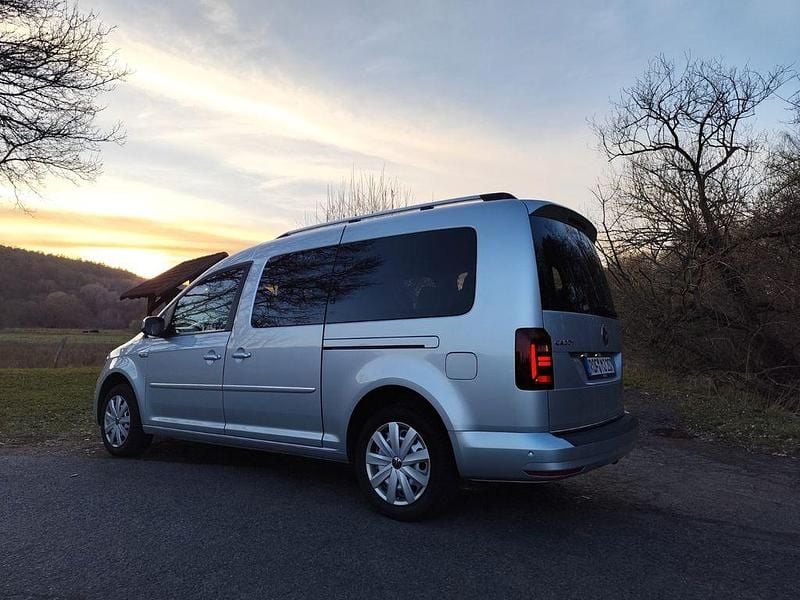 Gebraucht VW Caddy Maxi Highline 150 PS (110 kW) 2019 Silber Van / Kleinbus