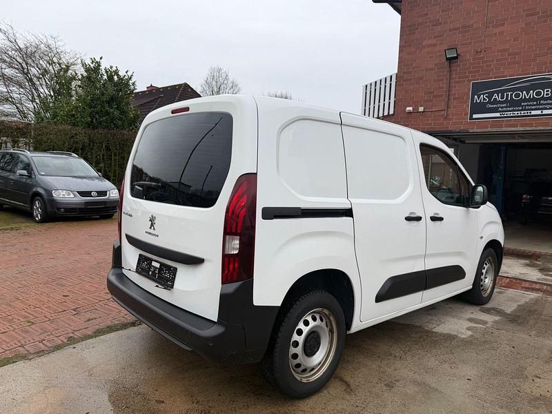 Gebraucht Peugeot Partner Premium 102 PS (75 kW) 2021 Weiß Van / Kleinbus