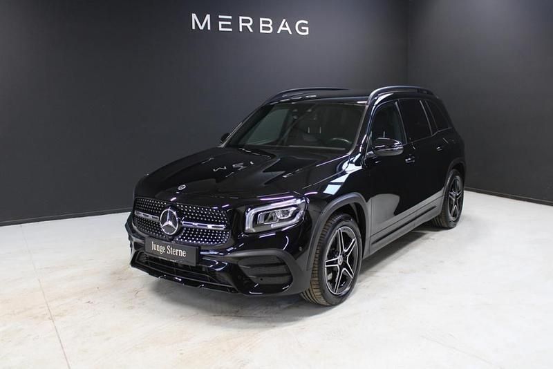 Schwarz Gebraucht 2021 Mercedes GLB220 AMG SUV | 31.760 € (Fairer Preis) - Bild 1/4