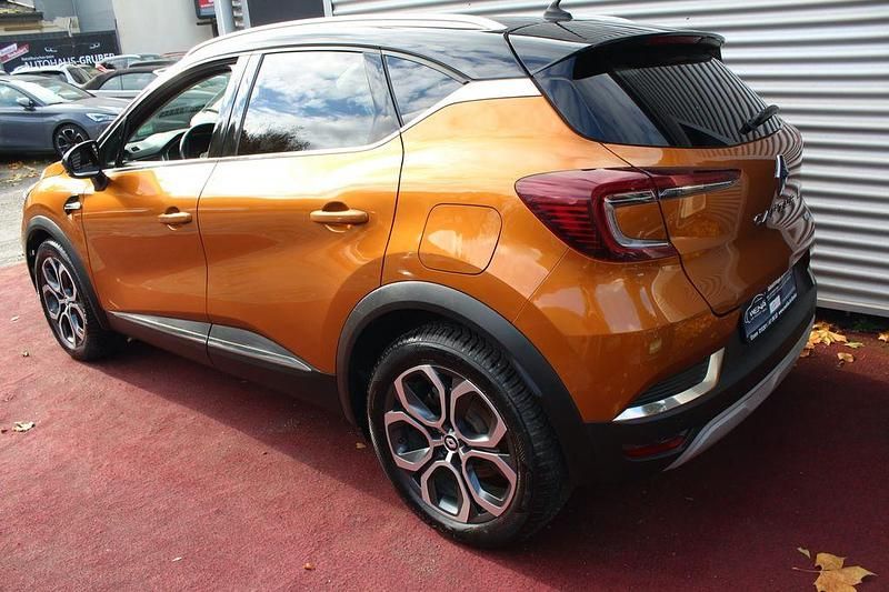 Gebraucht Renault Captur Intens 158 PS (116 kW) 2022 Gold SUV