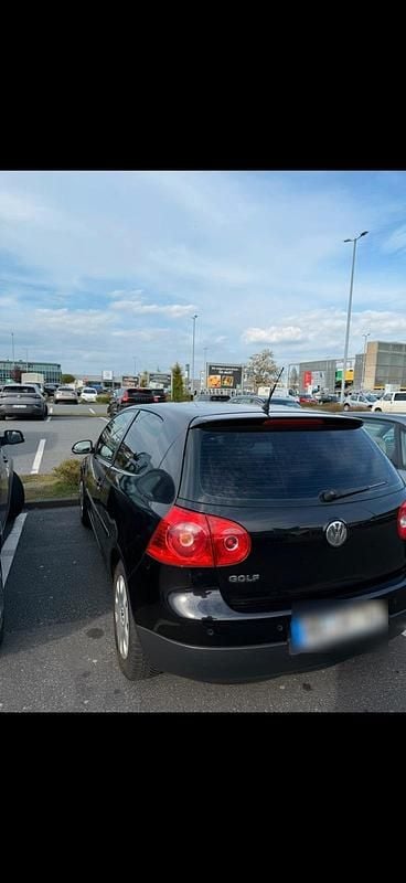 Second-hand VW Golf V 102 CP (75 kW) 2007 Negru Berlinǎ