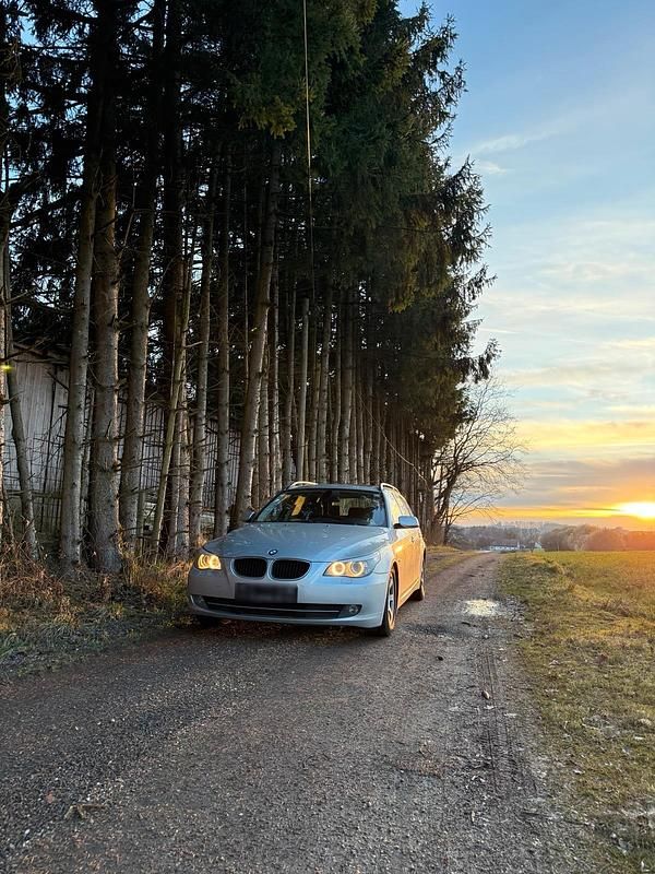 Gebraucht BMW 520 Sport Line 177 PS (130 kW) 2008 Silber Kombi