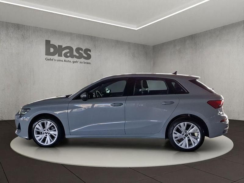 Gebraucht Audi A3 Advanced Plus 150 PS (110 kW) 2024 Pfeilgrau perleffekt Limousine