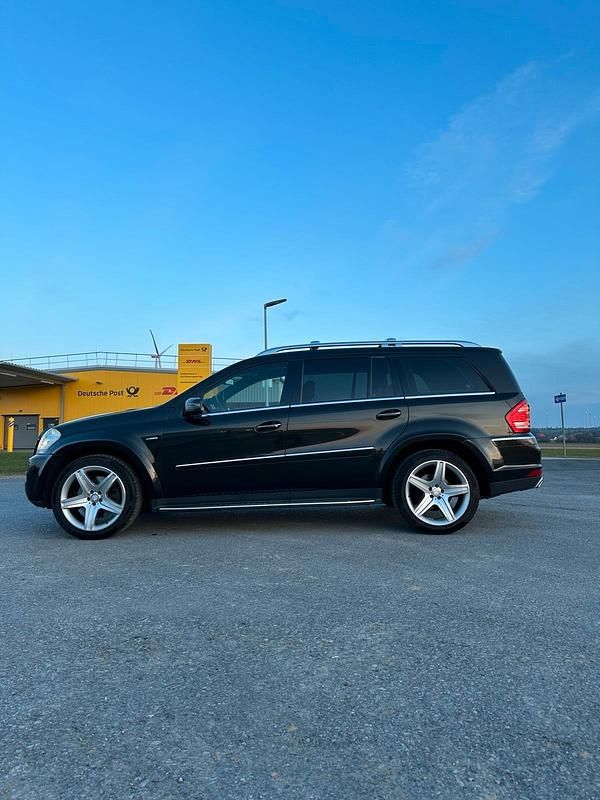 Gebraucht Mercedes GL350 224 PS (164 kW) 2010 Braun SUV