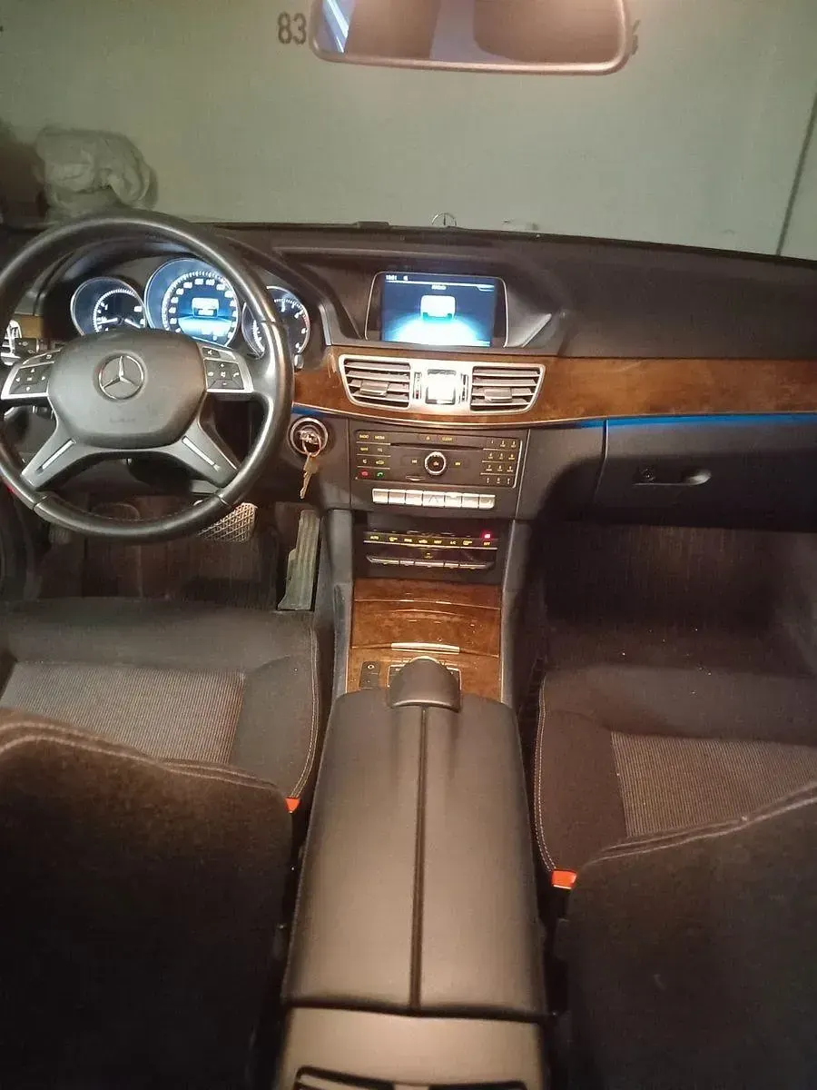 Używany Mercedes E250 204 KM (150 kW) 2016 Czarny Kombi