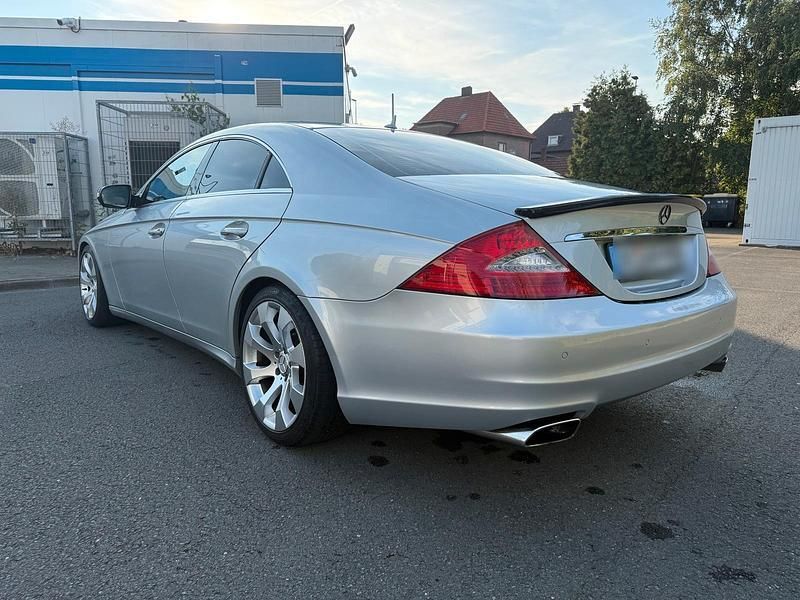Silber Gebraucht 2009 Mercedes CLS320 Sport Limousine | 8.199 € (Guter Preis) - Bild 1/4