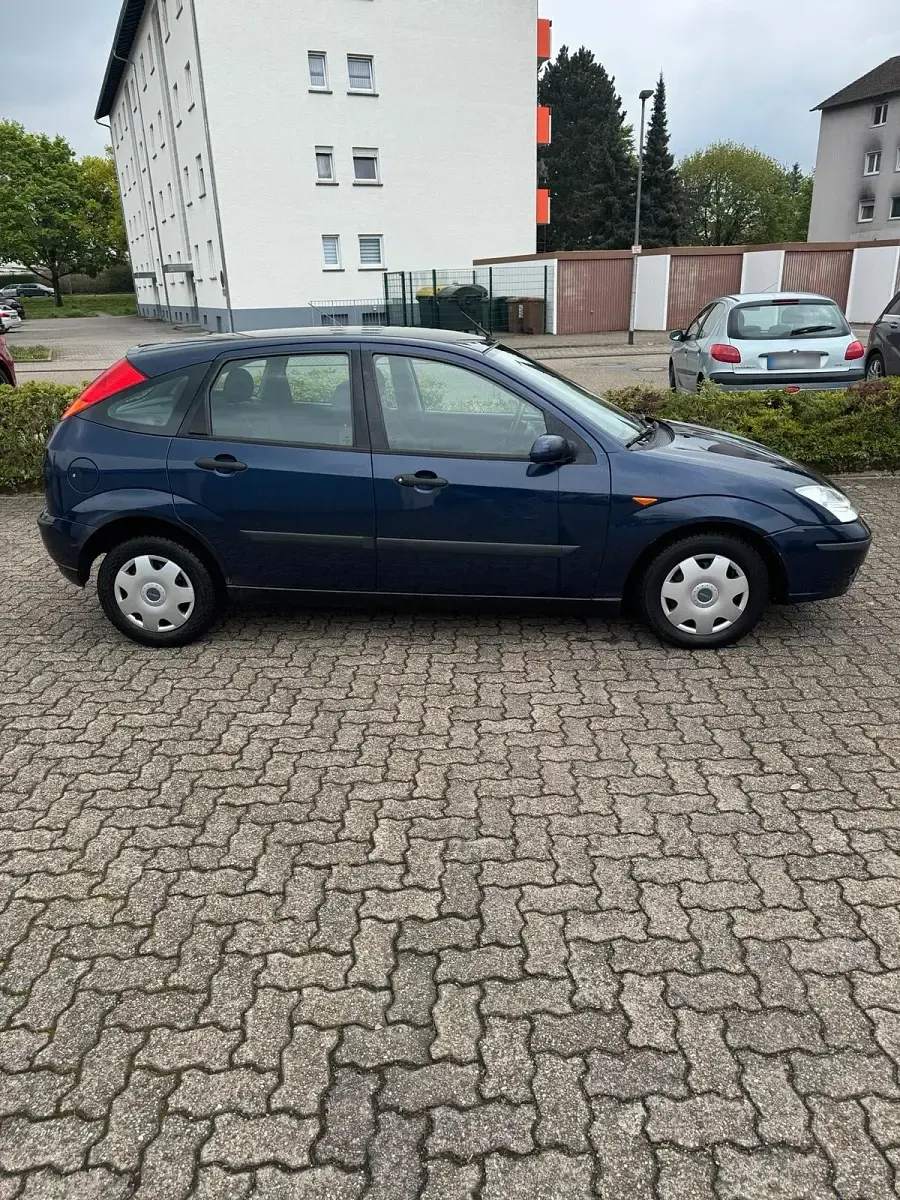 Gebraucht Ford Focus 75 PS (55 kW) 2001 Blau Limousine