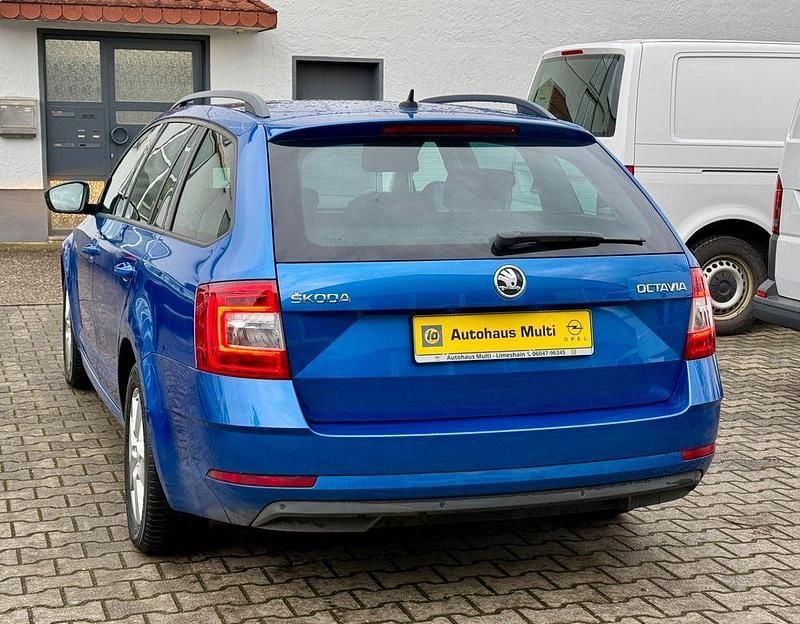 Gebraucht Skoda Octavia 116 PS (85 kW) 2020 Blau Kombi