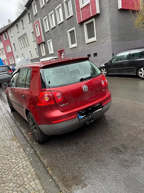 Gebraucht VW Golf IV 75 PS (55 kW) 2004 Rot Kleinwagen