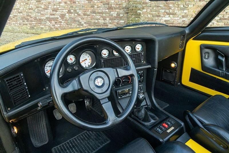 Gebraucht Alfa Romeo SZ/RZ 210 PS (154 kW) 1993 Gelb Cabrio