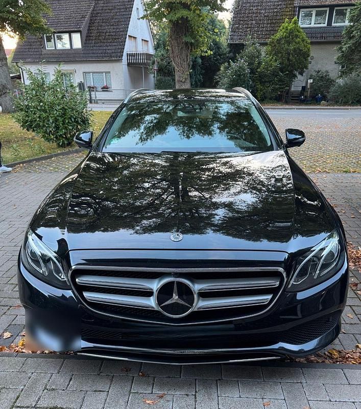 Gebraucht Mercedes E220 Avantgarde 194 PS (142 kW) 2017 Schwarz Kombi