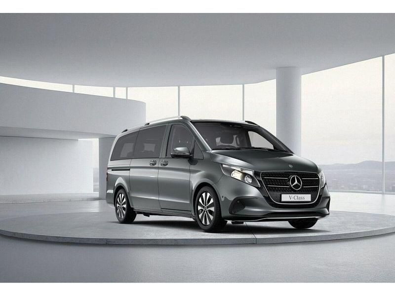 Gebraucht Mercedes V220 163 PS (119 kW) 2024 Grau Van / Kleinbus