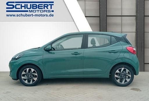 Gebraucht Hyundai i10 Trend 79 PS (58 kW) 2025 Mangrove green / mic Kleinwagen