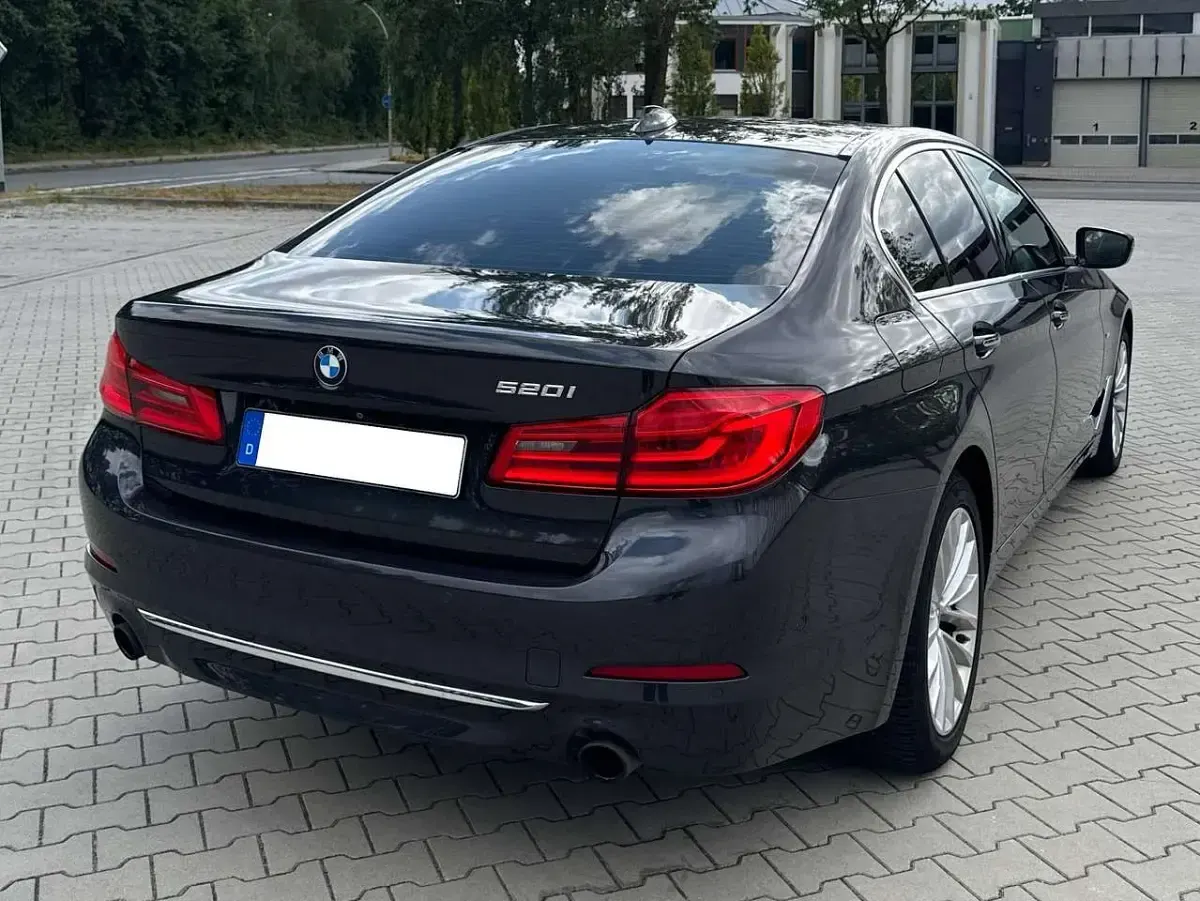 Gebraucht BMW 520 Luxury Line 184 PS (135 kW) 2018 Grau Limousine