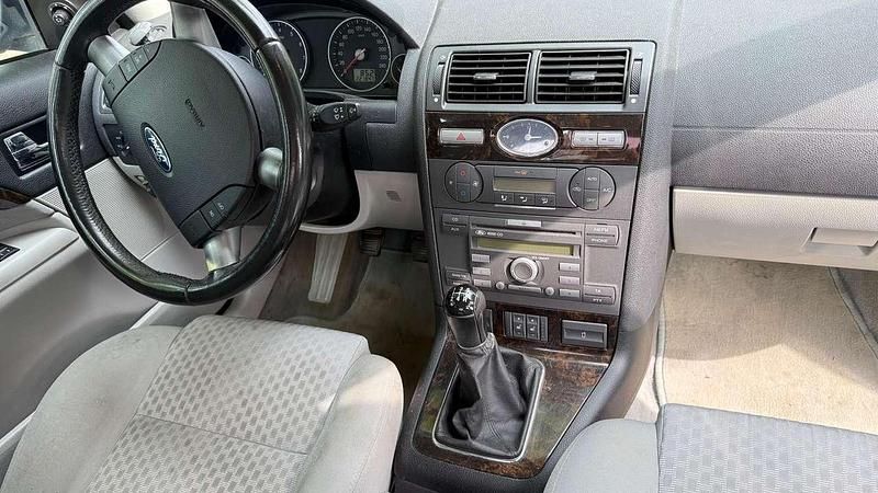 Gebraucht Ford Mondeo Ghia 116 PS (85 kW) 2006 Blau Limousine