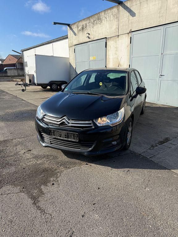 Gebraucht Citroën C4 SELECTION 114 PS (83 kW) 2014 Schwarz Limousine