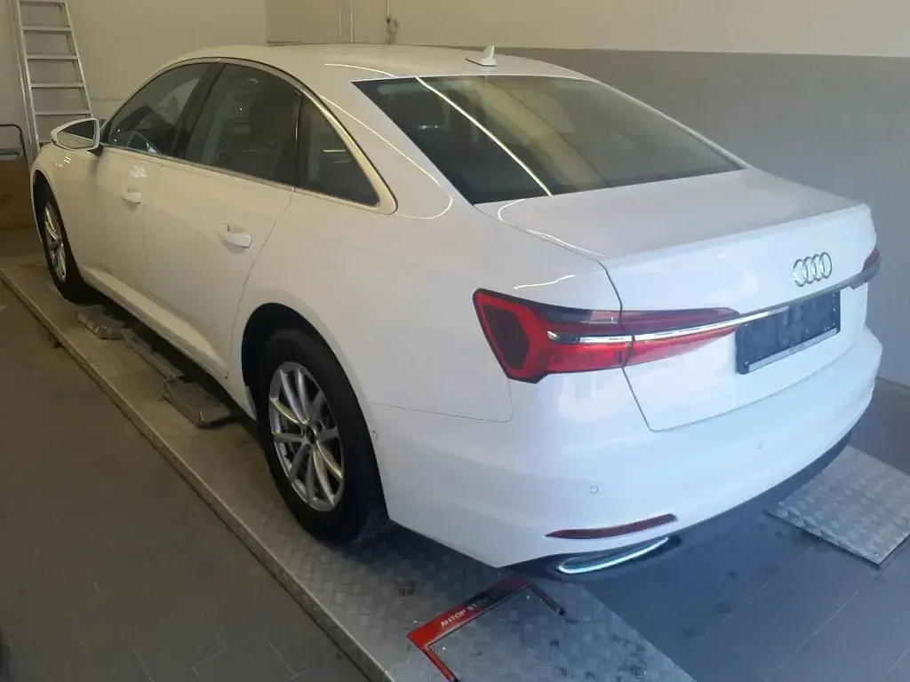 Gebraucht Audi A6 Basis 163 PS (119 kW) 2022 Weiß Limousine