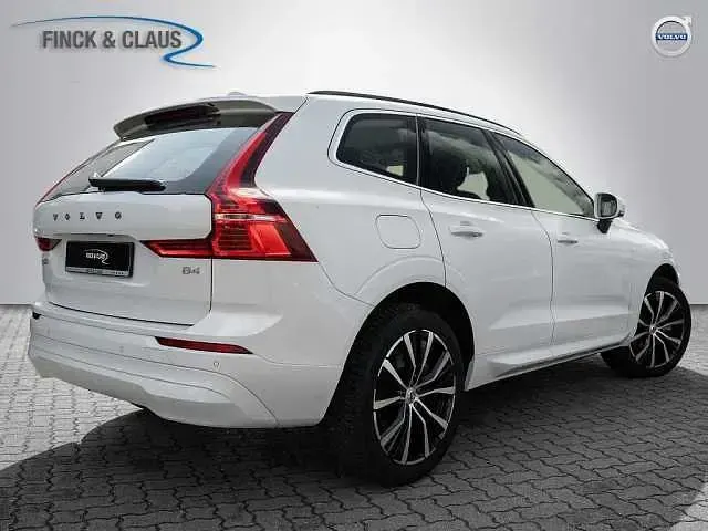 Gebraucht Volvo XC60 Core 197 PS (144 kW) 2024 Weiß SUV