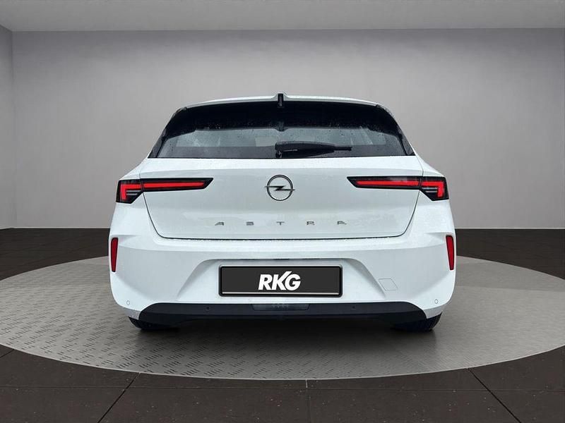 Neu Opel Astra Edition 131 PS (96 kW) 2025 Weiß Limousine