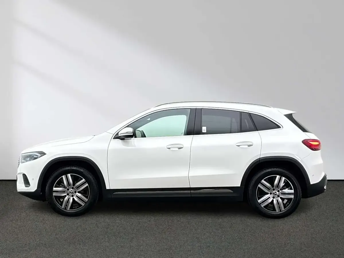 Gebraucht Mercedes EQA350 Progressive 214 kW (292 PS) 2025 Unilack polarweiß SUV