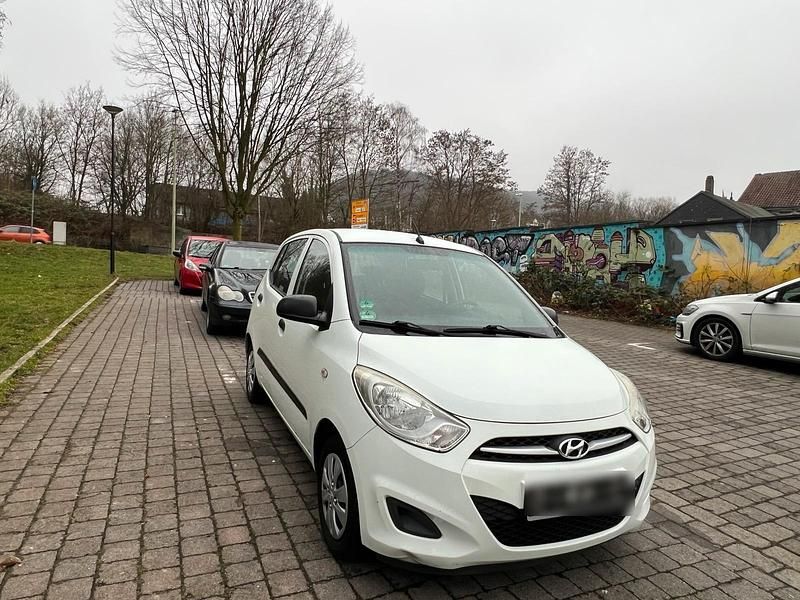 Gebraucht Hyundai i10 60 PS (44 kW) 2012 Weiß Kleinwagen